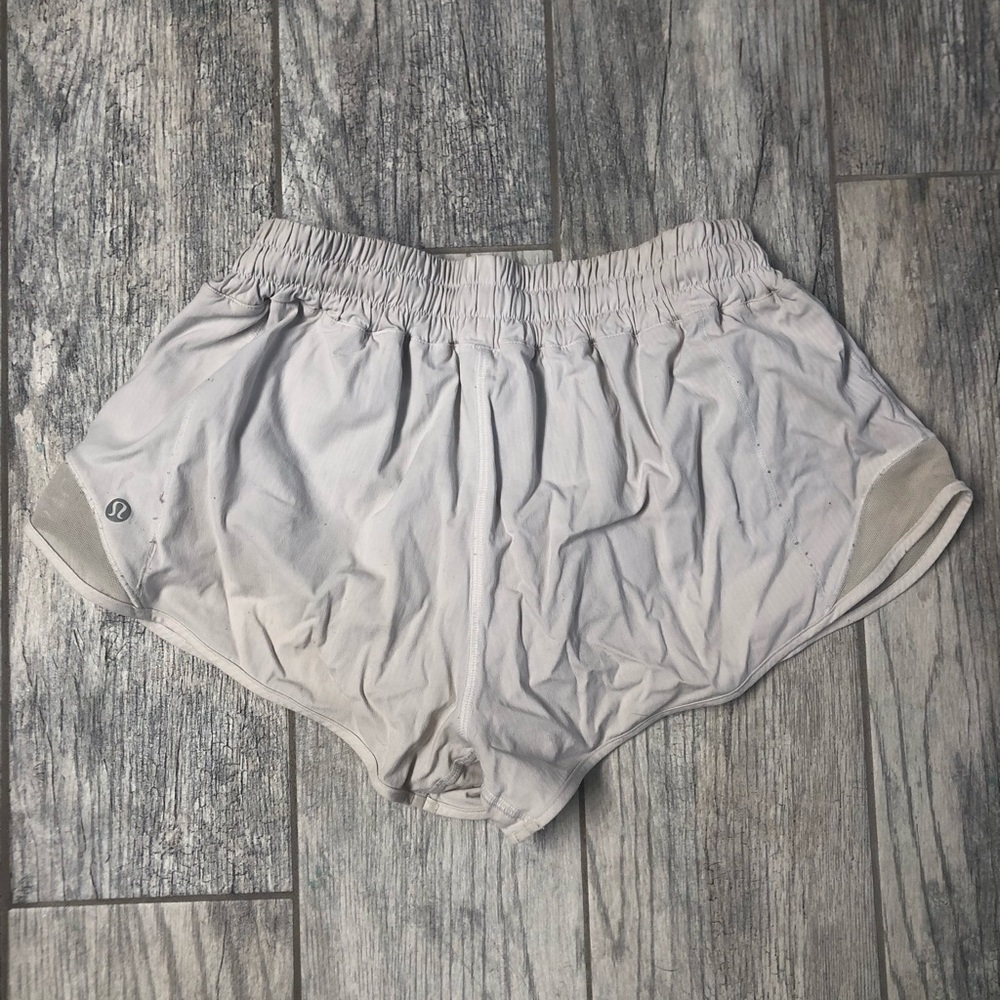 LULULEMON Hotty Hot Shorts 2.5”